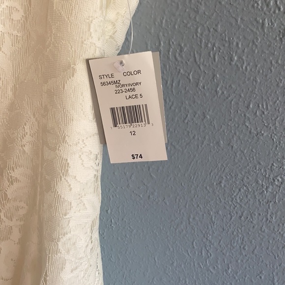 Dress - Picture 4 of 4